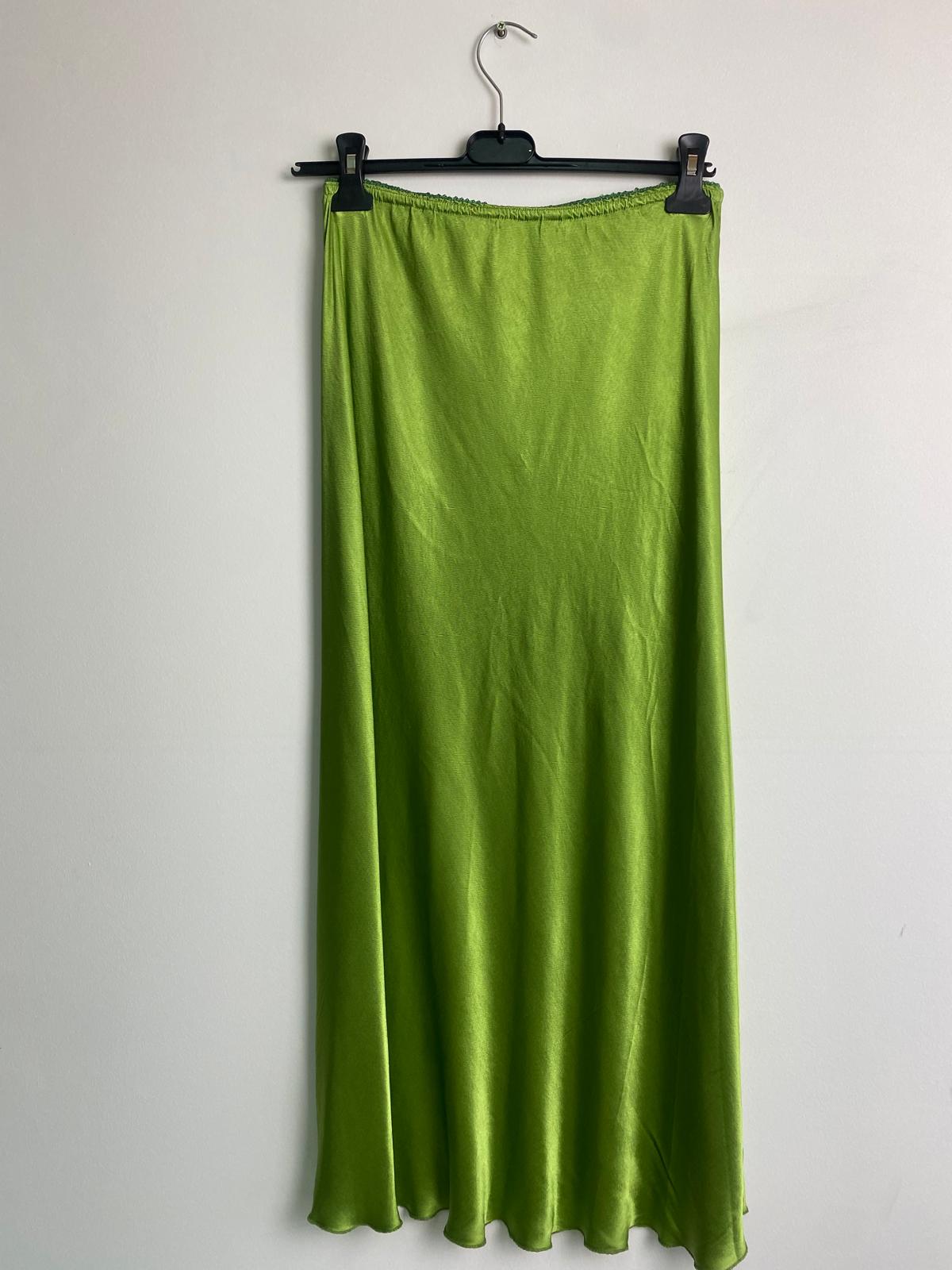 Falda Satinada Verde Manzana