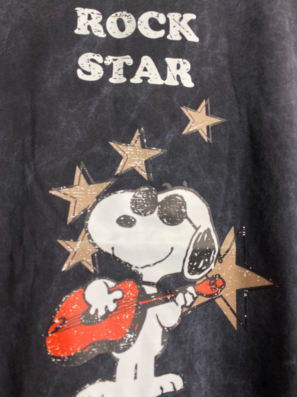 Camiseta Snoopy Rock Star