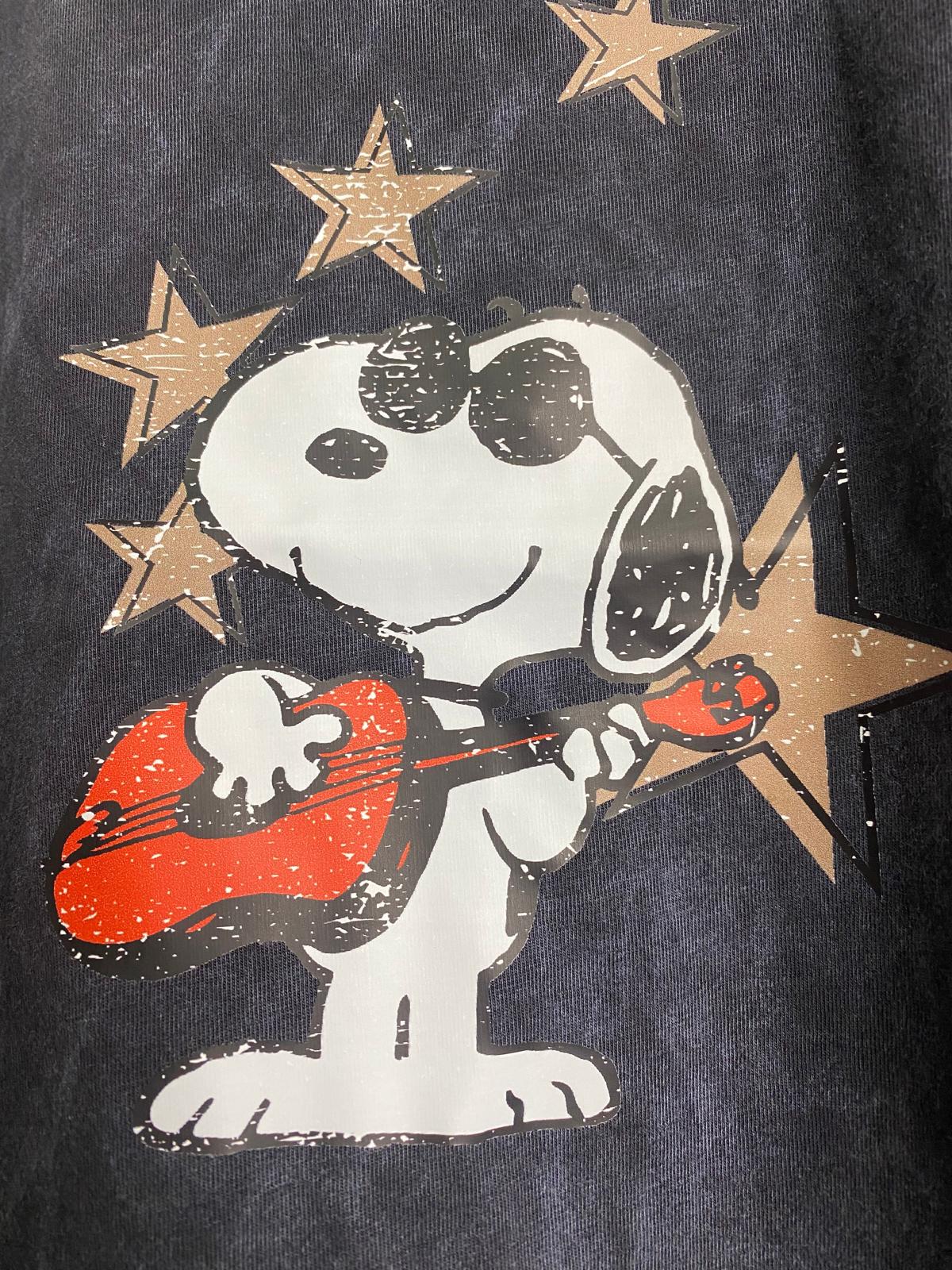 Camiseta Snoopy Rock Star